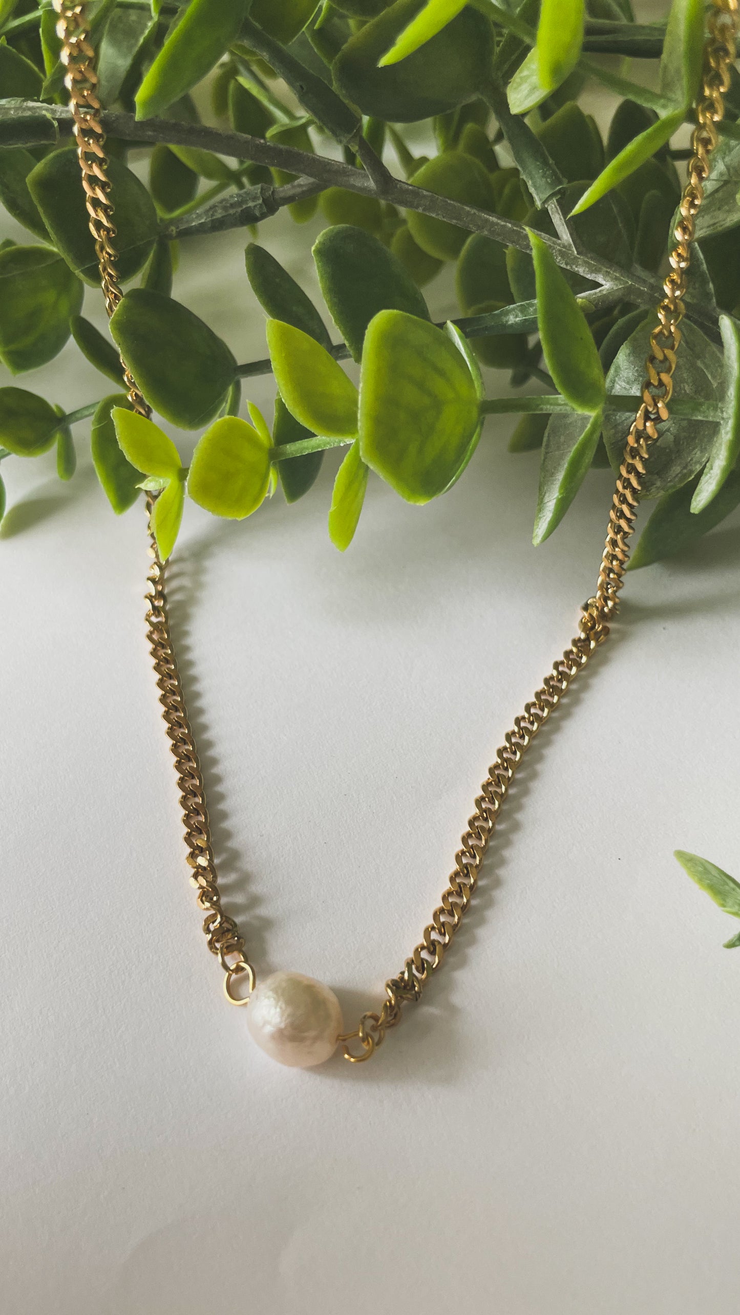 Kara | Thin Curb Chain with Pearl Necklace