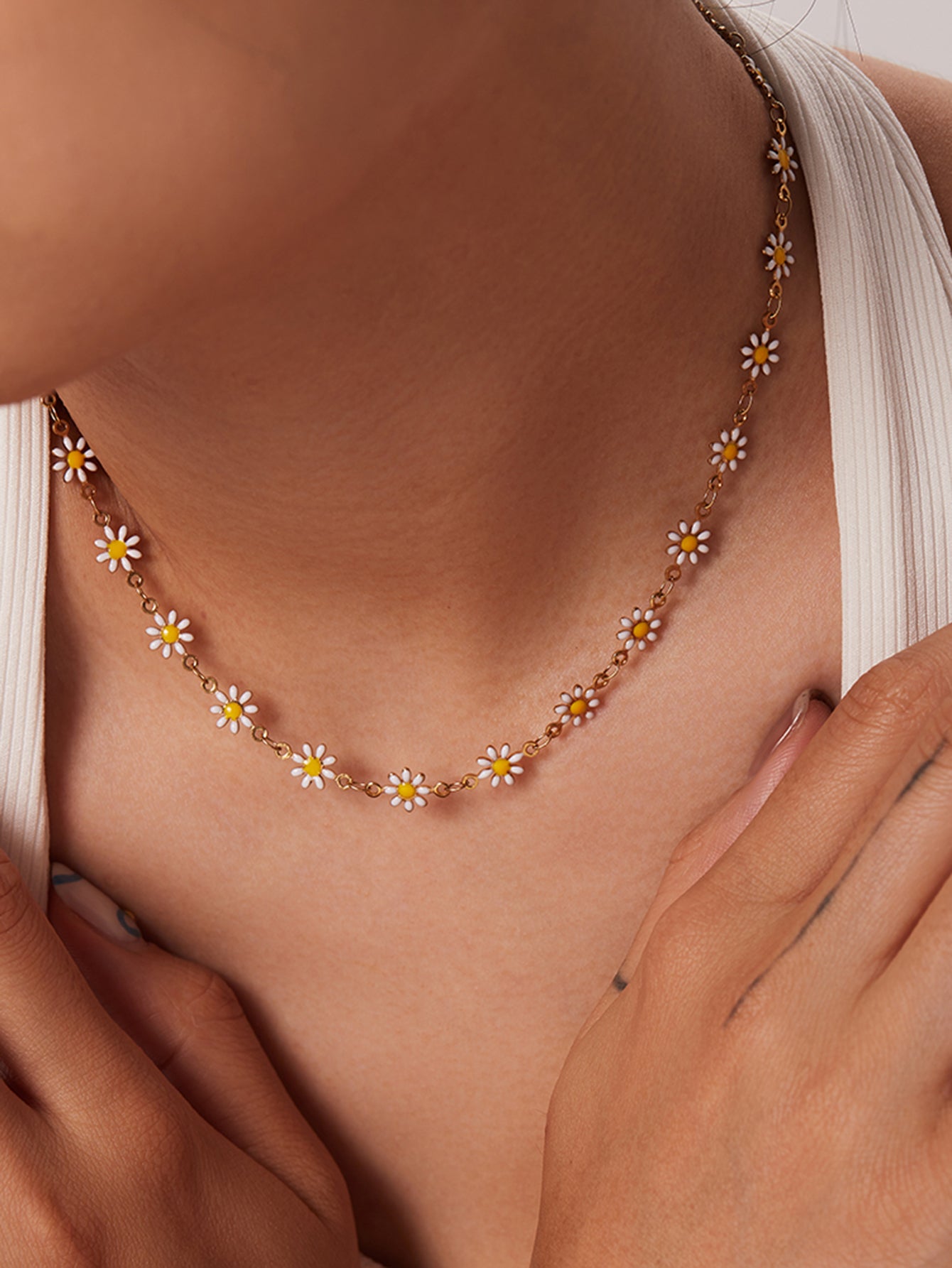 Daisy | Daisy Chain Necklace (Colorful and White)