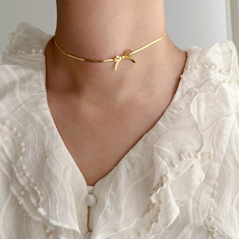 Dove | Bow Herringbone Chain Choker