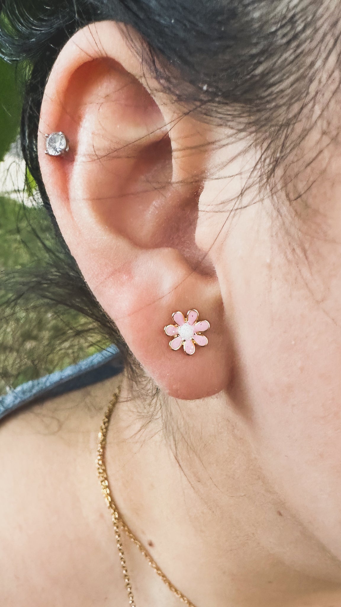 Avery | Flower Screw Back Stud Earrings