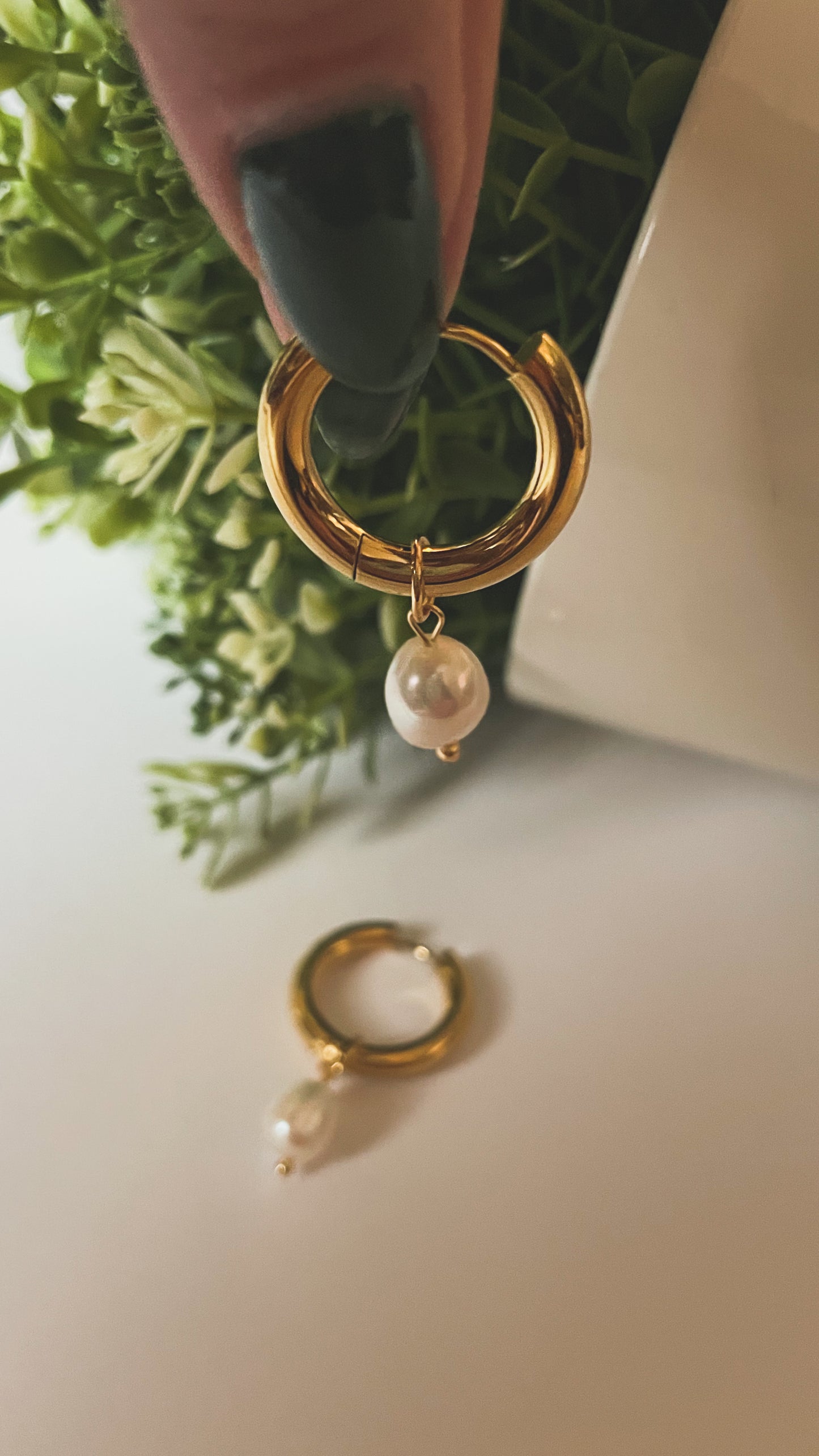 Halle | Fresh Water Pearl Hoop Earrings
