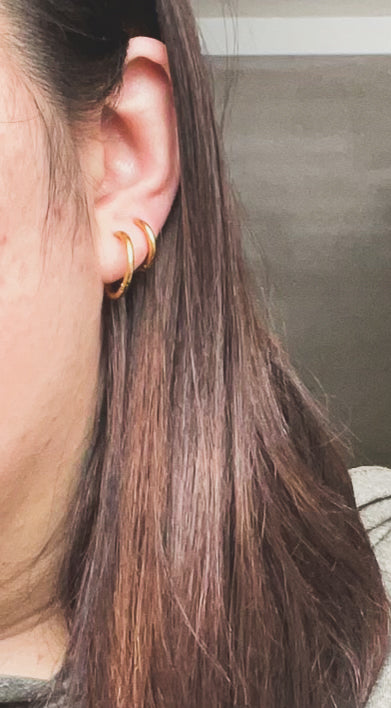 Amy | Classic Huggie Hoop Earrings