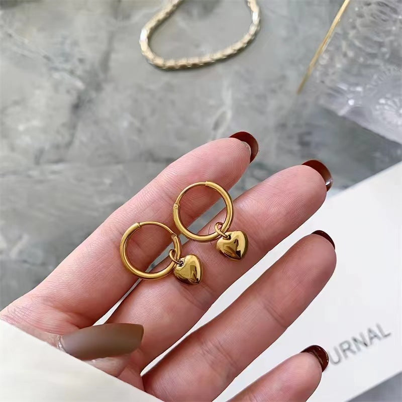 Corazón | Solid Heart Huggie Earrings