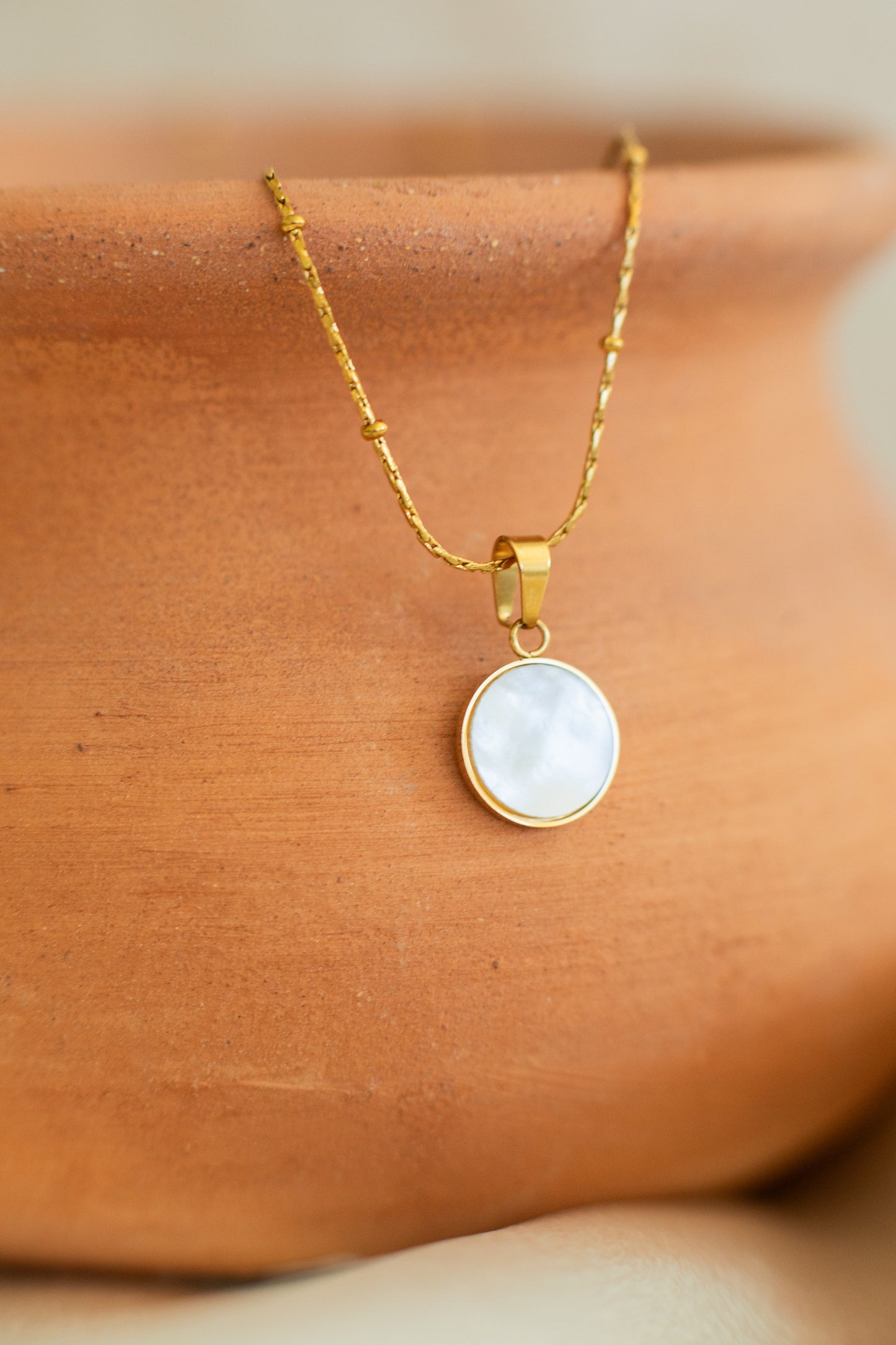 Isla | Mother of Pearl Pendant Necklace