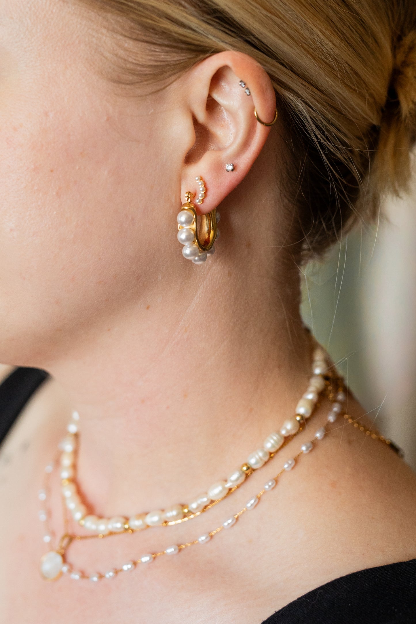 Alma | Pearl Hoop Earrings