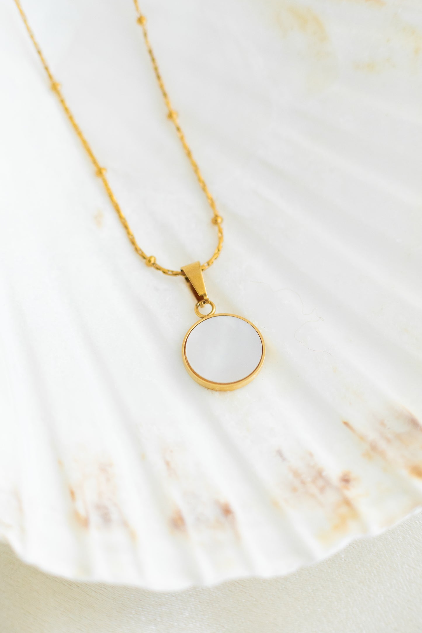 Isla | Mother of Pearl Pendant Necklace