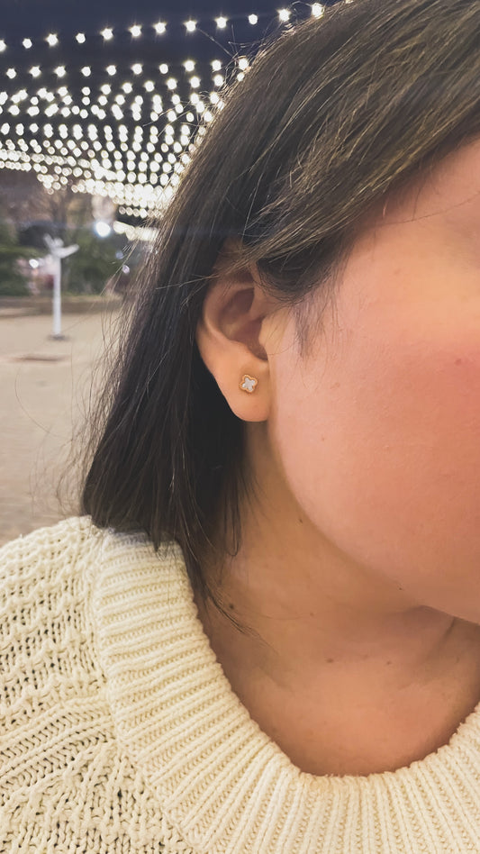 Clover | Screw Back Earrings