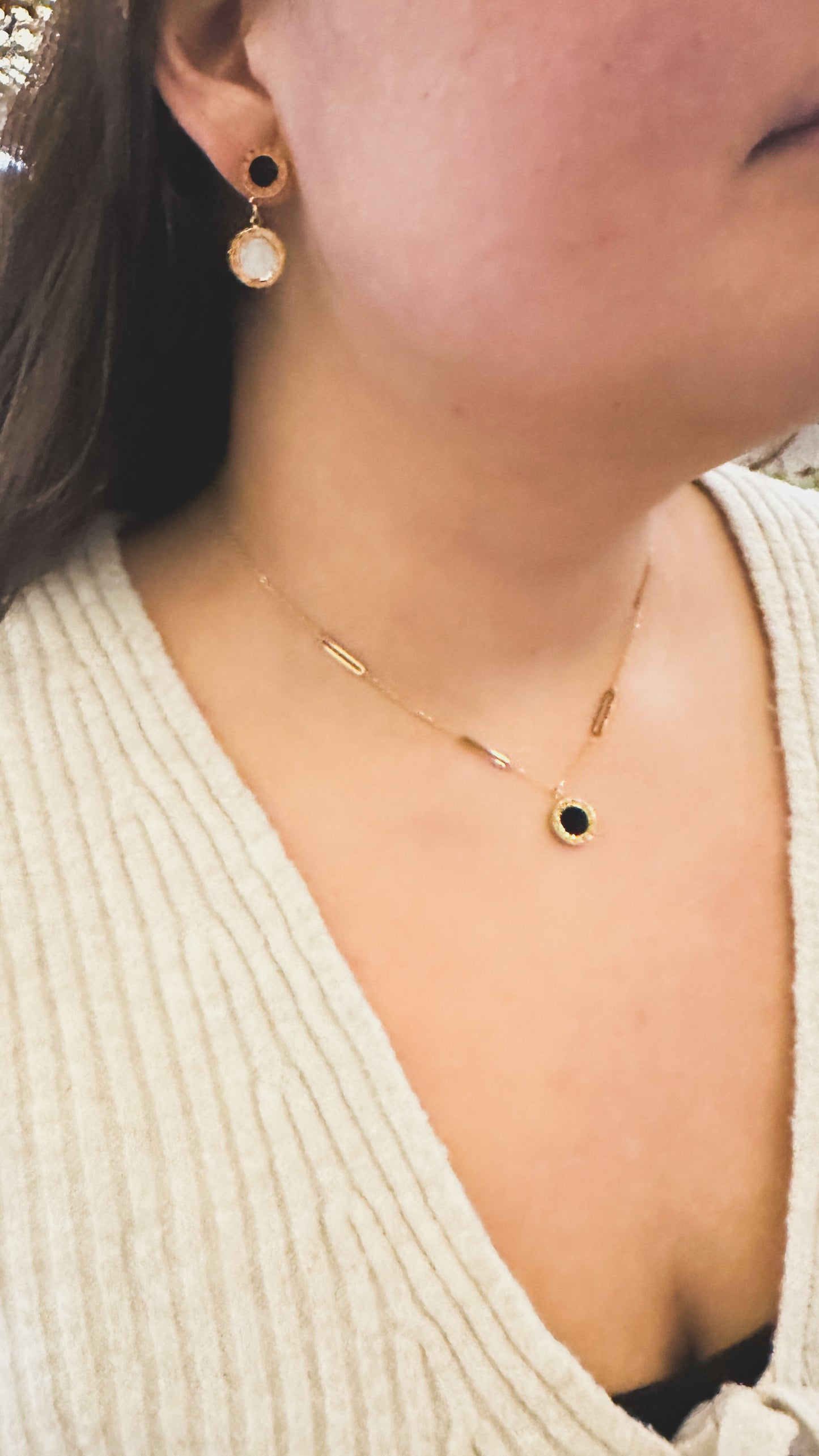 Noelle |  Black or White Necklace