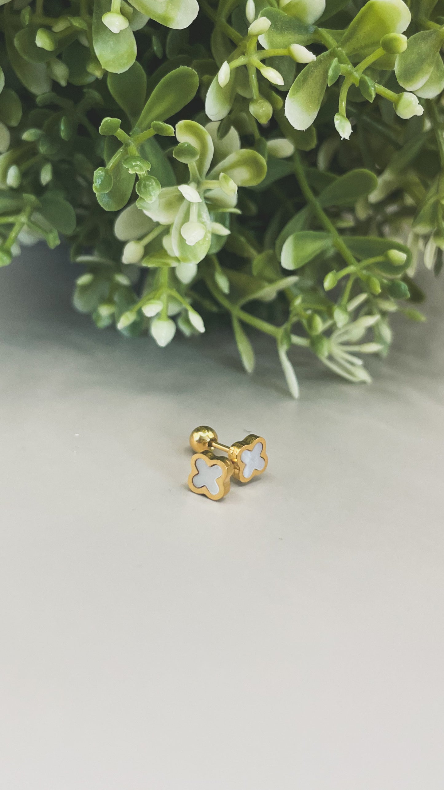 Clover | Screw Back Earrings