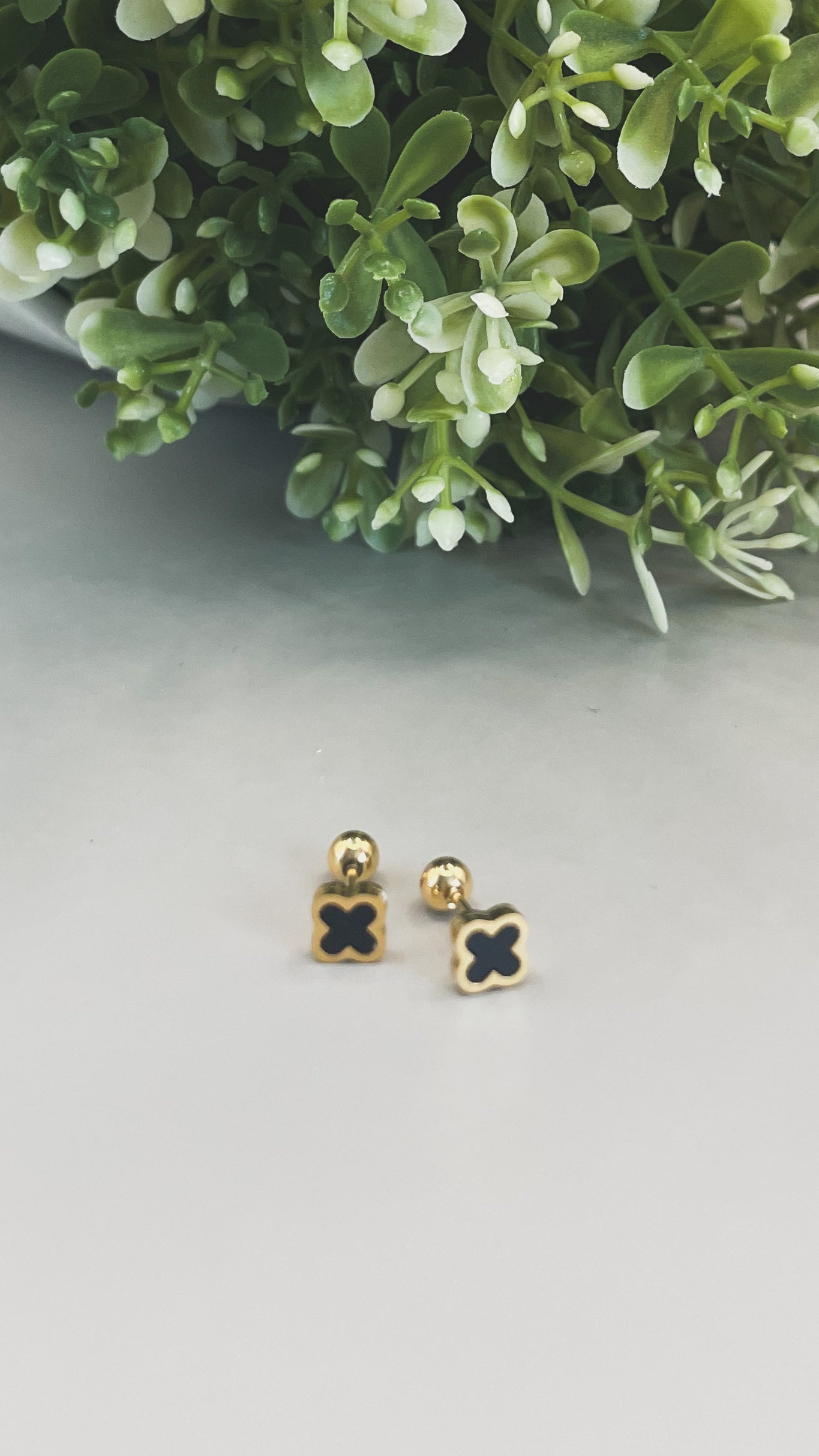 Clover | Screw Back Earrings