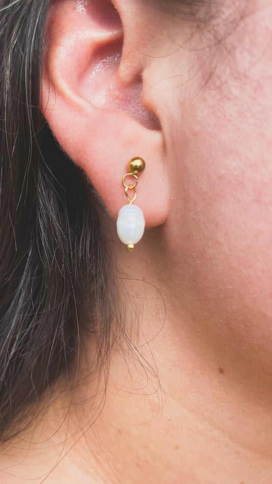 Perla | Freshwater Pearl Droplet Earrings