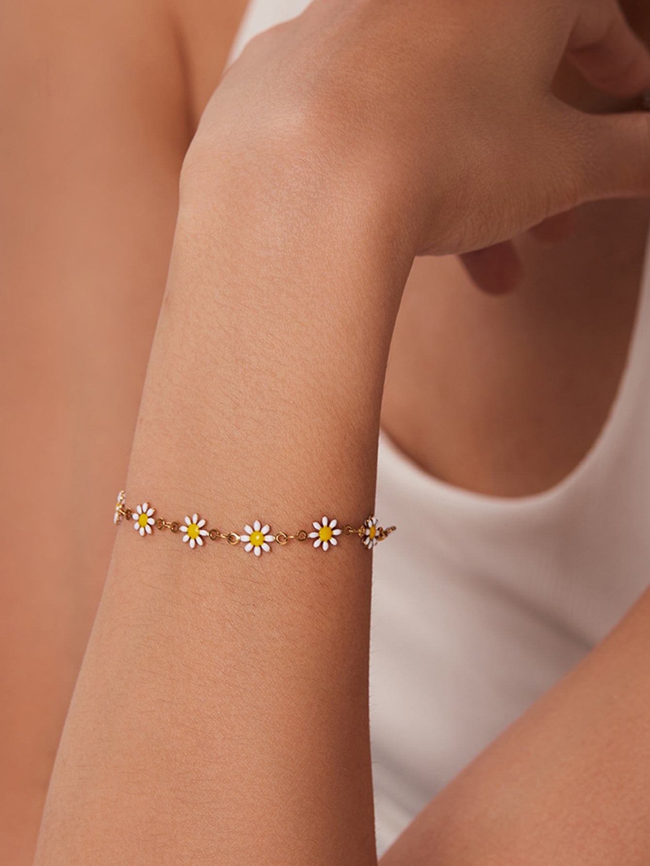 Daisy |  Daisy Chain Bracelet (Colorful and White)